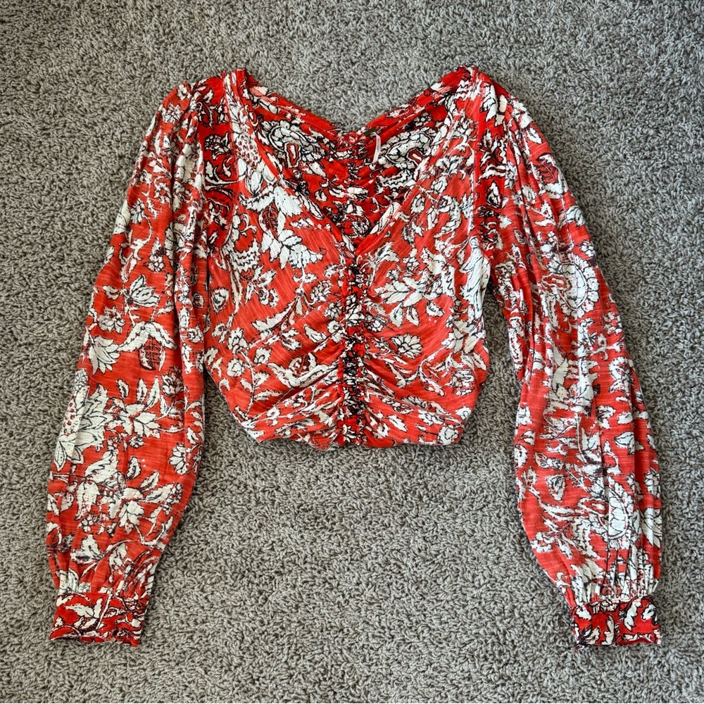 Free People Say The Word Womens Top / Ruby Red Combo ruched floral blouse, sz S